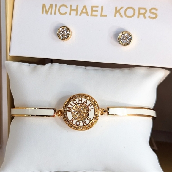 Brand new  Michael Kors kit Bracelet and earrings - Picture 2 of 3